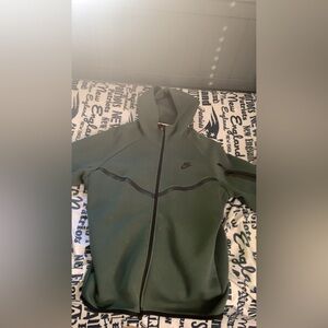 Nike tech Jacket in Olive Green and Black